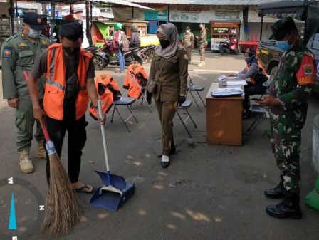 podiumnews.com-14 Pelanggar Operasi Maker PPKM Darurat Disanksi Kerja Sosial